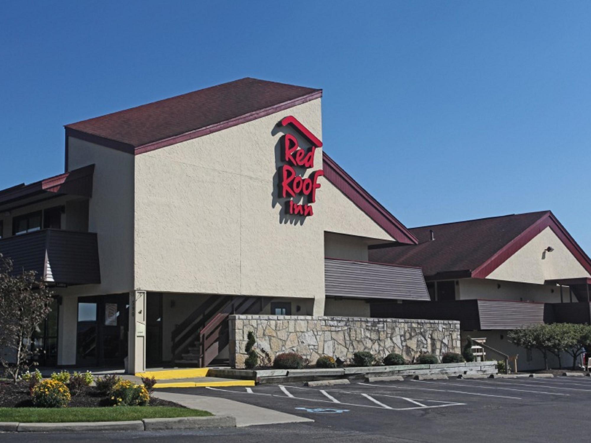 Red Roof Inn Dayton North Airport Exterior photo